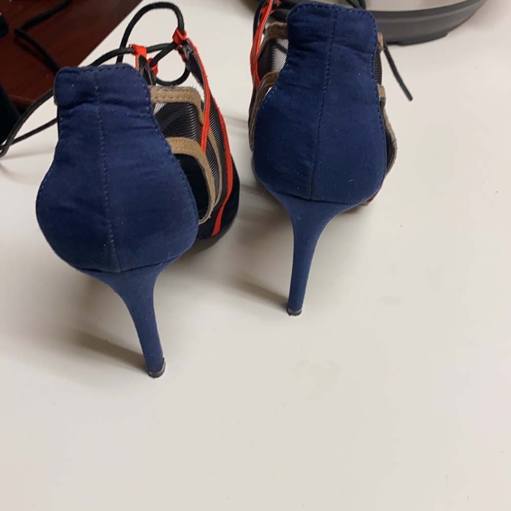 Shoes - Picture 3 of 4